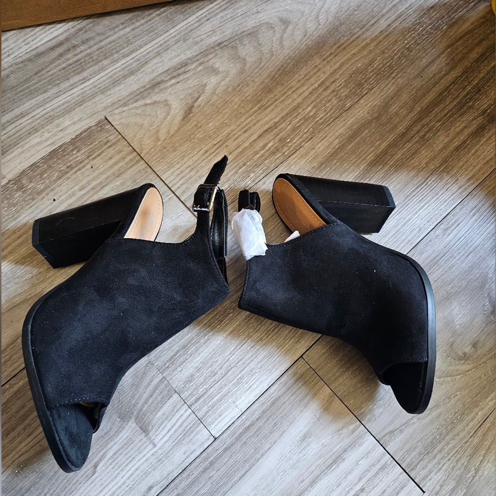 BETANI Women Faux Suede Peep Toe Slingback Block Heel Mule Sz: 7.5 - Black - Picture 10 of 15